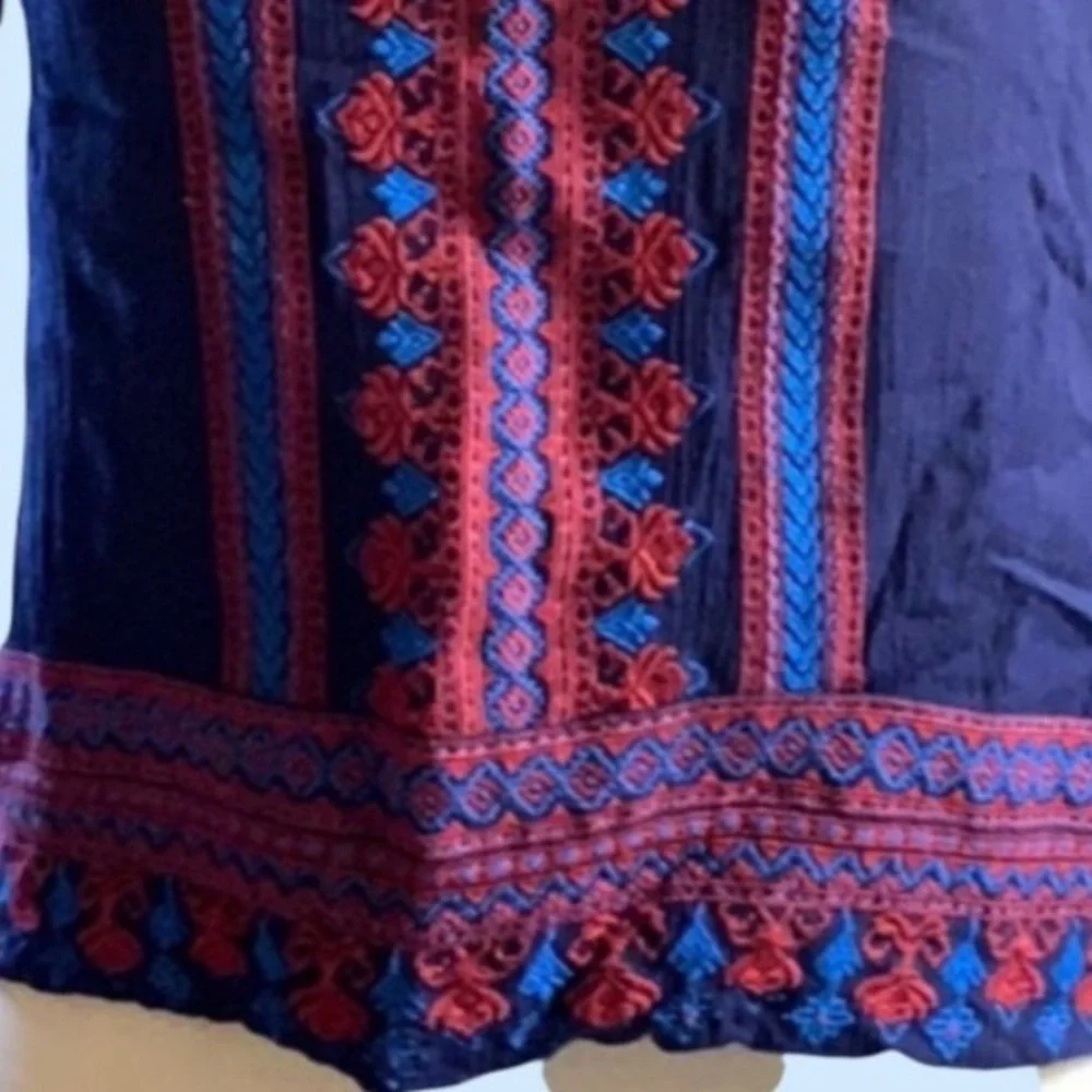 Forever 21 Blue Crochet Detail Round Neckline Short Sleeve Top - Picture 4 of 9